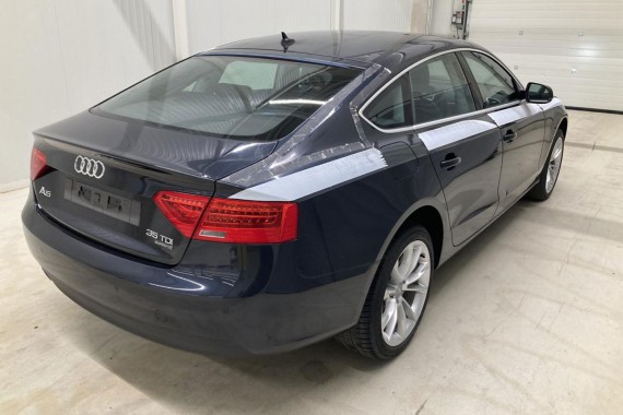 AUDI A5 SPORTBACK DRZWI PRAWE PRZÓD + TYŁ STRONA PRAWA przednie + tylne 2 sztuki 8T 8T8 W1W1 LX5R Niebieski 8T8831052 8T8833052