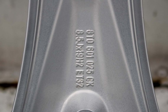 AUDI A4 A5 FELGI 19 cali OPONY KOŁA felga 8T0601025CK 8.5J*19H2 ET32 opona PIRELLI PZERO 255/35/19 96Y lato 8K B8 8T 8T0601025CK