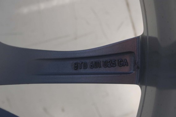 AUDI A4 A5 FELGI 18 cali OPONY KOŁA felga 8T0601025CA 8.5J*18H2 ET29 opona DUNLOP SP SPORT MAXX 245/40/18 93Y lato 8T0601025