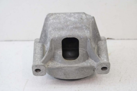 AUDI A4 A5 PODUSZKA ŁAPA SILNIKA 8R0199381AN 8R0199381B lewa prawa strona 2 sztuki 8R0 199 381 8R0199381AJ 8R0199381AN 8R0199381