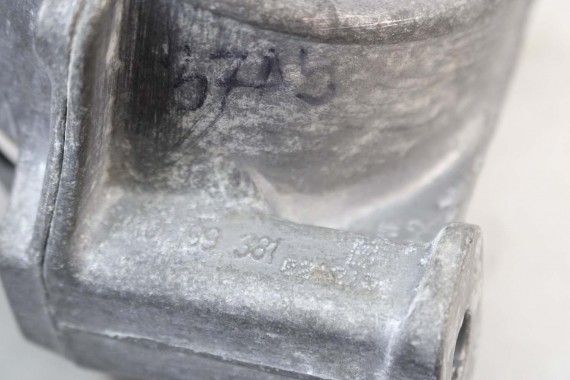 AUDI A4 A5 PODUSZKA ŁAPA SILNIKA 8R0199381AN 8R0199381B lewa prawa strona 2 sztuki 8R0 199 381 8R0199381AJ 8R0199381AN 8R0199381