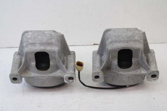 AUDI A4 A5 PODUSZKA ŁAPA SILNIKA 8R0199381AN 8R0199381B lewa prawa strona 2 sztuki 8R0 199 381 8R0199381AJ 8R0199381AN 8R0199381