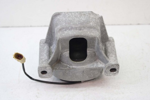 AUDI A4 A5 PODUSZKA ŁAPA SILNIKA 8R0199381AN 8R0199381B lewa prawa strona 2 sztuki 8R0 199 381 8R0199381AJ 8R0199381AN 8R0199381