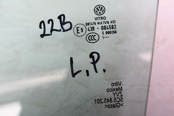 VW THE BEETLE CABRIO SZYBA DRZWI LEWE 5C5845201 lewa przód przednia kierowcy 5C5 845 201 2011 E9 AS2 zielony drzwiowa 5C5845201