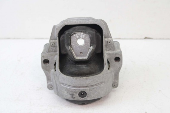 AUDI A4 A5 PODUSZKA ŁAPA SILNIKA 8R0199381AN 8R0199381B lewa prawa strona 2 sztuki 8R0 199 381 8R0199381AJ 8R0199381AN 8R0199381