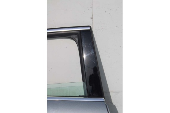 AUDI A3 SEDAN LX7R DRZWI PRZÓD + TYŁ STRONA PRAWA 8V przednie tylne 2 sztuki 8V5 Kolor 0C0C LX7R szary 8V5831052 8V5833052