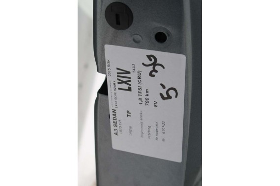 AUDI A3 SEDAN LX7R DRZWI PRZÓD + TYŁ STRONA PRAWA 8V przednie tylne 2 sztuki 8V5 Kolor 0C0C LX7R szary 8V5831052 8V5833052