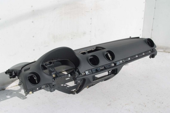 AUDI A3 KONSOLA DESKA ROZDZIELCZA KOKPIT PULPIT 8V 8V1857001 8V1 857 001 kolor czarny 2013- 8V1857001 8V1857001 8V1857001