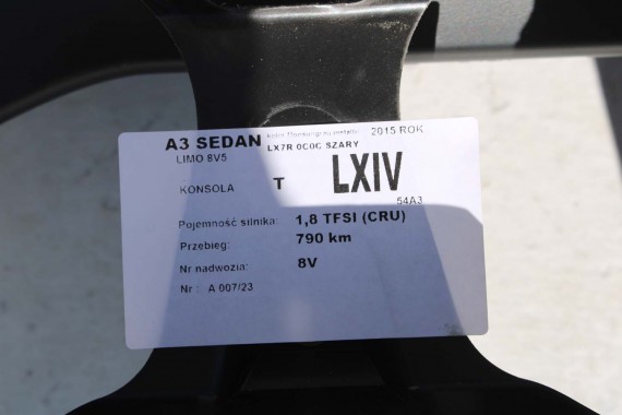 AUDI A3 KONSOLA DESKA ROZDZIELCZA KOKPIT PULPIT 8V 8V1857001 8V1 857 001 kolor czarny 2013- 8V1857001 8V1857001 8V1857001