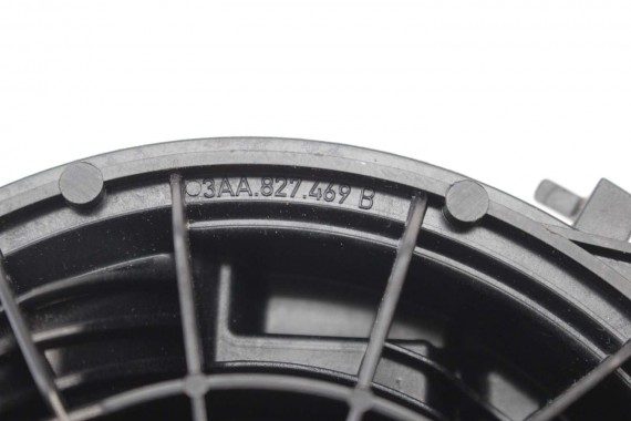 VW GOLF 7 VII  ZNACZEK 5G6827469C emblemat rączka otwierania TYŁ klapy zamek 5G6827469B czarny połysk chrom 5G6827469D 5G6827469