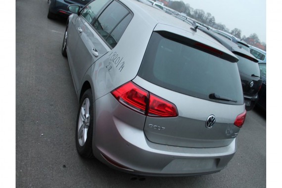 VW GOLF 7 VII  ZNACZEK 5G6827469C emblemat rączka otwierania TYŁ klapy zamek 5G6827469B czarny połysk chrom 5G6827469D 5G6827469