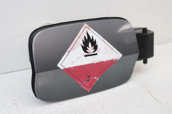 AUDI A3 SEDAN KLAPKA WLEWU PALIWA 8V5809906 8V5809907 Kolor 0C0C LX7R Szary 8V5809906 8V5809907 8V5809906 8V5809907 8V5809906