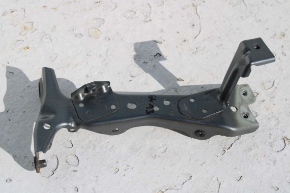 AUDI A3 ŚLIZG WSPORNIK BŁOTNIKA 8V0821135 8V0821136 prowadnica mocowanie 8V0821135A 8V0821136A 8V0821135B 8V0821135B 8V0821135