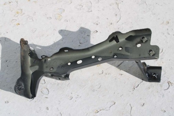 AUDI A3 ŚLIZG WSPORNIK BŁOTNIKA 8V0821135 8V0821136 prowadnica mocowanie 8V0821135A 8V0821136A 8V0821135B 8V0821135B 8V0821135