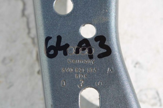 AUDI A3 ŚLIZG WSPORNIK BŁOTNIKA 8V0821135 8V0821136 prowadnica mocowanie 8V0821135A 8V0821136A 8V0821135B 8V0821135B 8V0821135