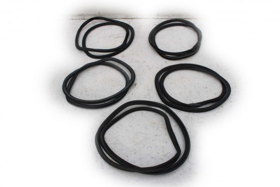 AUDI A3 SEDAN USZCZELKA...