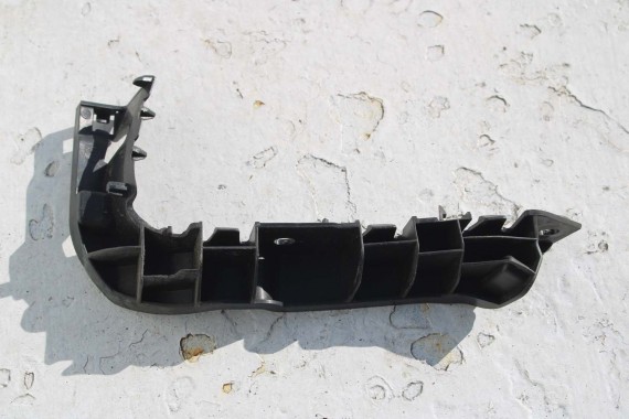 AUDI A3 SEDAN PROWADNICA ŚLIZG 8V5807183 MOCOWANIE PRZÓD ZDERZAKA 8V5807183 8V5807184 wspornik mocowanie wzmocnienie 8V5807183