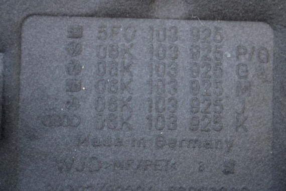 AUDI A1 A3 TT Q3 DEKIEL POKRYWA SILNIKA 06K103925P 06K103925Q 06K103925M 06K103925J 06K103925K 06K103925S 06K 103 925 06K103925P