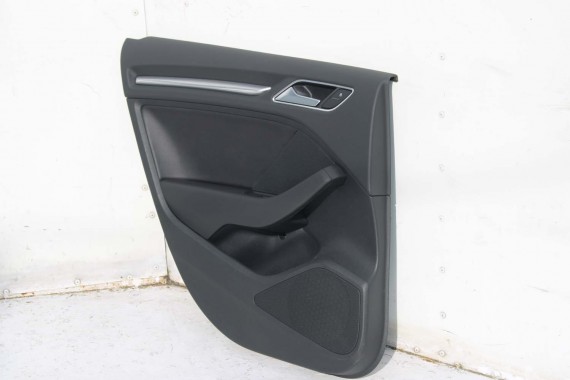 AUDI A3 SEDAN BOCZEK BOCZKI DRZWI drzwiowe tapicerka skóra kolor czarny 8V 8V5867303 8V5867304 8V5867305 8V5867306 8V5 867 303
