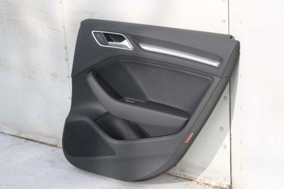 AUDI A3 SEDAN BOCZEK BOCZKI DRZWI drzwiowe tapicerka skóra kolor czarny 8V 8V5867303 8V5867304 8V5867305 8V5867306 8V5 867 303