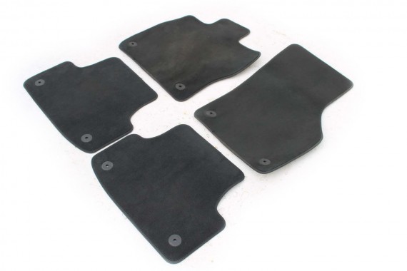 AUDI A3 SEDAN DYWANIKI WYCIERACZKI PODŁOGI 8V1863691 8V1864435 8V1864436 8V4864451 8V4864452 8V1863691A 8V1863435 8V4863011 8V