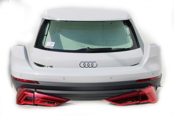AUDI Q3 83A II TYŁ ZDERZAK...