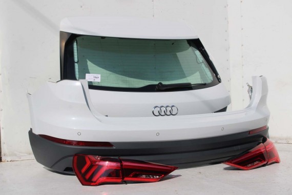 AUDI Q3 83A II TYŁ ZDERZAK + KLAPA BAGAŻNIKA + LAMPY lampa tylny Matrix 2Y2Y LS9R Gletscherweiss Biały F3 83A827025 83A807511