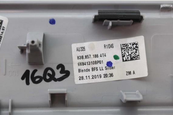 AUDI Q3 LISTWY OZDOBNE KONSOLI DEKOR 83B857185 dekory 83B 857 185 83B857185 4T4 83A F3 Kolor 4T4 silber flex metallic 83B857185