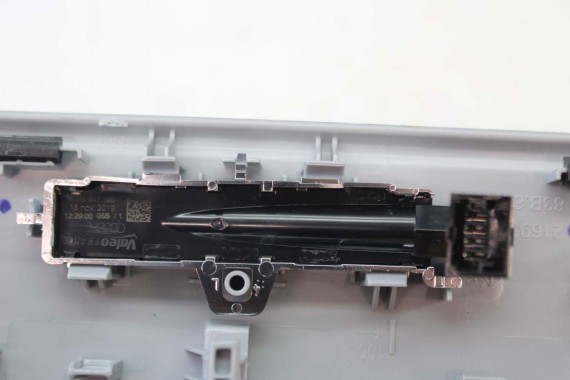 AUDI Q3 LISTWY OZDOBNE KONSOLI DEKOR 83B857185 dekory 83B 857 185 83B857185 4T4 83A F3 Kolor 4T4 silber flex metallic 83B857185