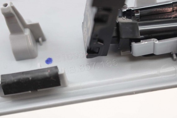 AUDI Q3 LISTWY OZDOBNE KONSOLI DEKOR 83B857185 dekory 83B 857 185 83B857185 4T4 83A F3 Kolor 4T4 silber flex metallic 83B857185