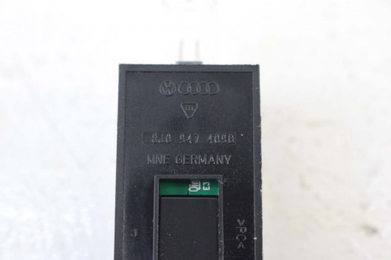 AUDI VW SKODA SEAT LAMPKA LED BAGAŻNIKA 8J0947409B 8J0 947 409 B 8J0947409B 8J0947409B OŚWIETLENIE KABINY 8J0947409B wnętrza