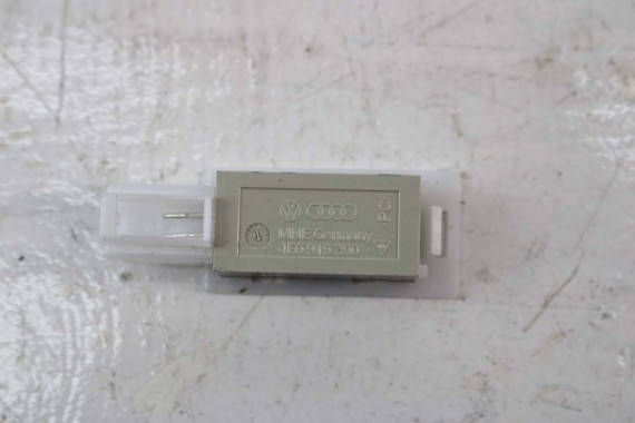 AUDI SKODA LAMPKA SCHOWKA 4E0919390 OŚWIETLENIE LED 4E0 919 390 4E0919390 4E0919390 4E0919390 4E0919390 4E0919390 4E0919390