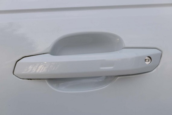 AUDI A4 SEDAN 8W B9 LS9R DRZWI LEWE PRZÓD + TYŁ STRONA LEWA przednie + tylne 2 sztuki 2Y2Y 8W0831051 8W5833051 8W0831051A białe