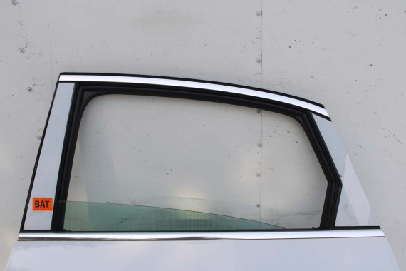 AUDI A4 SEDAN 8W B9 LS9R DRZWI LEWE PRZÓD + TYŁ STRONA LEWA przednie + tylne 2 sztuki 2Y2Y 8W0831051 8W5833051 8W0831051A białe