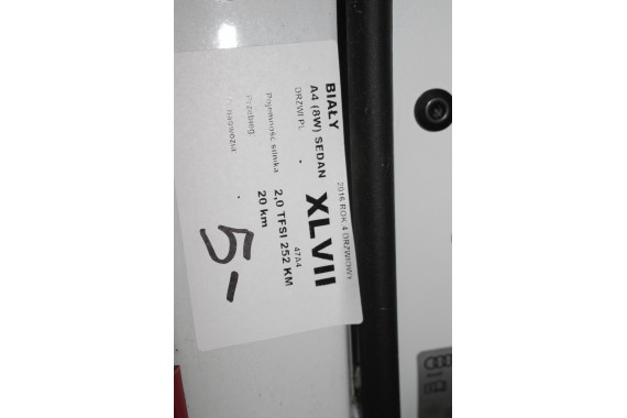 AUDI A4 SEDAN 8W B9 LS9R DRZWI LEWE PRZÓD + TYŁ STRONA LEWA przednie + tylne 2 sztuki 2Y2Y 8W0831051 8W5833051 8W0831051A białe