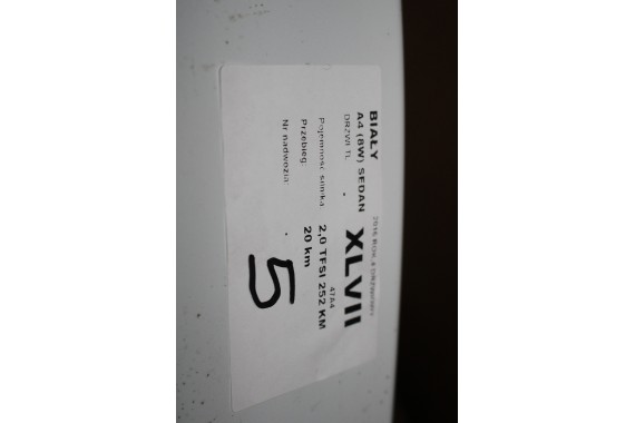 AUDI A4 SEDAN 8W B9 LS9R DRZWI LEWE PRZÓD + TYŁ STRONA LEWA przednie + tylne 2 sztuki 2Y2Y 8W0831051 8W5833051 8W0831051A białe