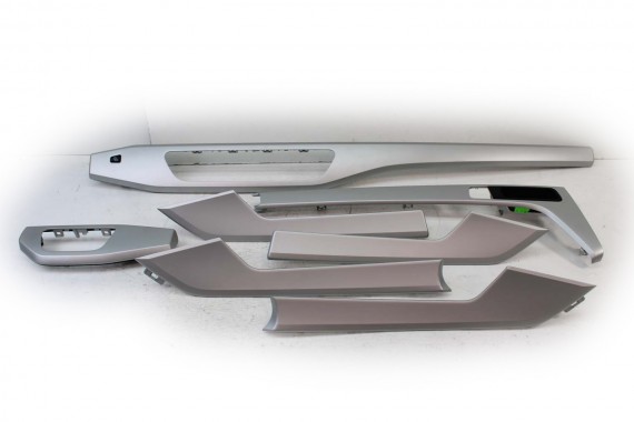 AUDI A4 LISTWY OZDOBNE...