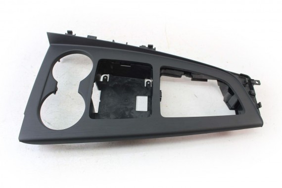 AUDI A4 RAMKA TUNELU...