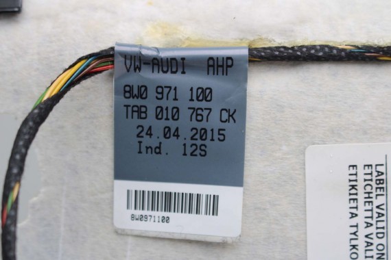 AUDI A4 SEDAN PODSUFITKA szara 8W5867506G RL9 szary 8W5 867 506 G 8W5867506G 8W5867506G 8W B9 8W5867506L 8W5867506C 8W5867506G