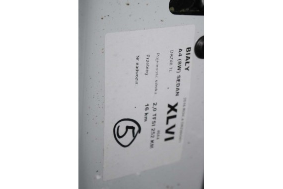 AUDI A4 SEDAN 8W B9 LS9R DRZWI LEWE PRZÓD + TYŁ STRONA LEWA przednie + tylne 2 sztuki 2Y2Y 8W0831051 8W5833051 8W0831051A białe