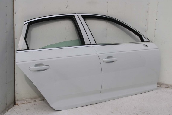 AUDI A4 SEDAN DRZWI PRAWE PRZÓD + TYŁ STRONA PRAWA przednie + tylne 2 sztuki 2 szt. 8W B9 biały LS9R 2Y2Y 8W0831052 8W5833052