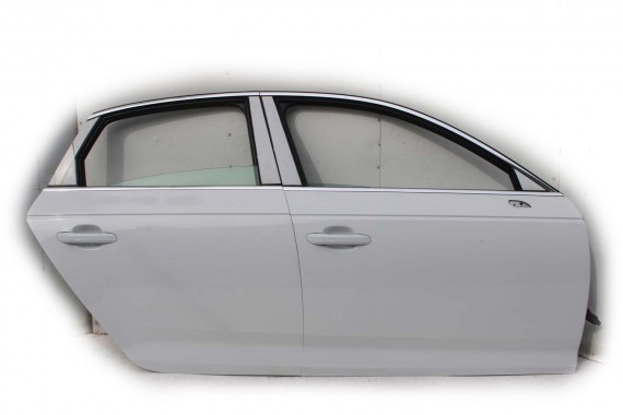 AUDI A4 SEDAN DRZWI PRAWE...
