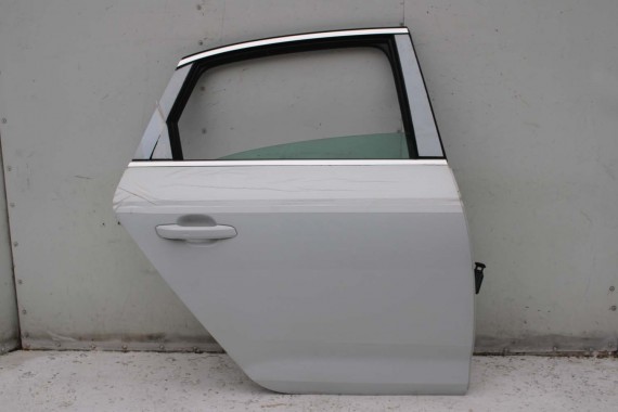 AUDI A4 SEDAN DRZWI PRAWE PRZÓD + TYŁ STRONA PRAWA przednie + tylne 2 sztuki 2 szt. 8W B9 biały LS9R 2Y2Y 8W0831052 8W5833052