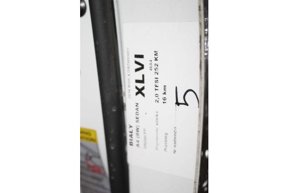 AUDI A4 SEDAN DRZWI PRAWE PRZÓD + TYŁ STRONA PRAWA przednie + tylne 2 sztuki 2 szt. 8W B9 biały LS9R 2Y2Y 8W0831052 8W5833052