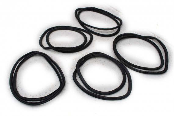 AUDI A4 SEDAN USZCZELKI DRZWI 8W0831721 8W5833721 8W0 831 721 A uszczelka 8W0831721A 8W5833721A 8W0831721B 8W5833721B 8W5827705D