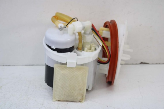 AUDI A4 A5 POMPA PALIWA BAKU 8W0919087J silnik 2.0 TFSi benzyna 8W0 919 087 J 8W 8W0919087J 8W0919087K 8W0919087J 8W0919087J B9