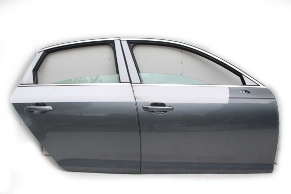 AUDI A4 SEDAN DRZWI PRAWE...