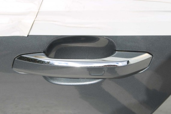 AUDI A4 SEDAN 8W B9 LX7R DRZWI LEWE PRZÓD + TYŁ STRONA LEWA przednie + tylne 2 sztuki 0C0C 8W0831051 8W5833051 8W0831051A szary