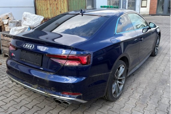 AUDI A5 S5 8W TYŁ ZDERZAK TYLNY + KLAPA BAGAŻNIKA F5 U4U4 LX5A Niebieski 8W6  3.0 TFSi 8W6827025C  COUPE