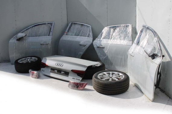 AUDI A4 8W PRZÓD maska błotniki zderzak + TYŁ klapa lampy + DRZWI lewa prawa strona PAKIET 2Y2Y LS9R Biały + FELGI 8W0941034 B9